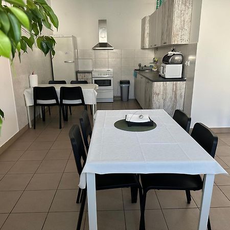 Omis Rooms Pančevo Εξωτερικό φωτογραφία